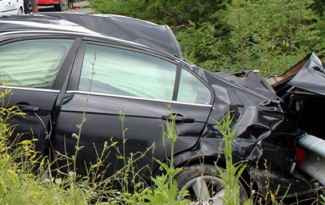 Пиян младеж катастрофира на Е 79 във Врачанско съобщиха от областната