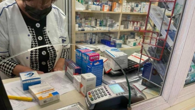 Спират със закон свободната продажбата на лекарства