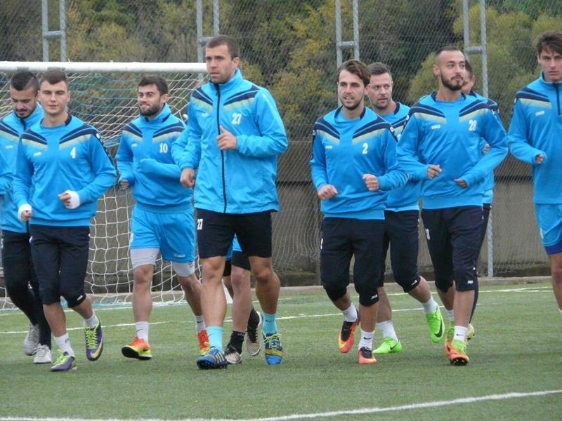 Проверката с елитния Етър Велико Търново в паузата от първенството