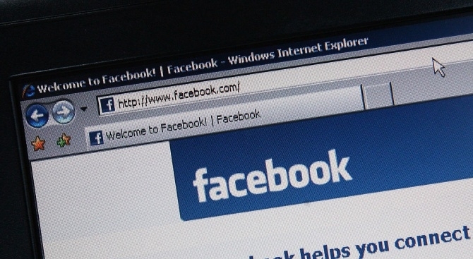 Унгарското правителство обвини Фейсбук в цензура след като близка до