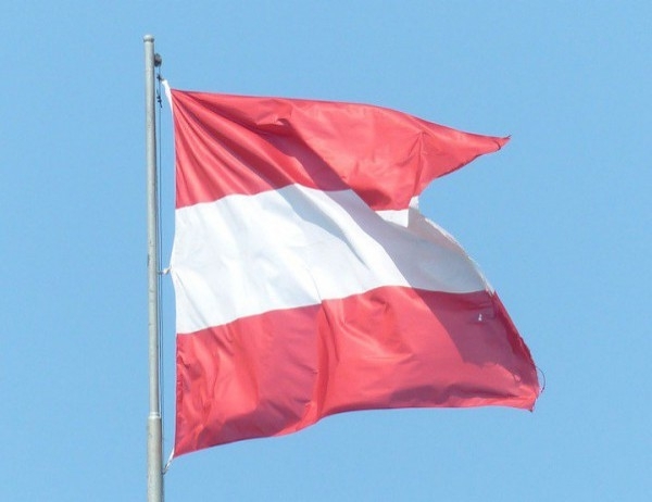 Австрия започна анулирането на двойното гражданство на установилите се в