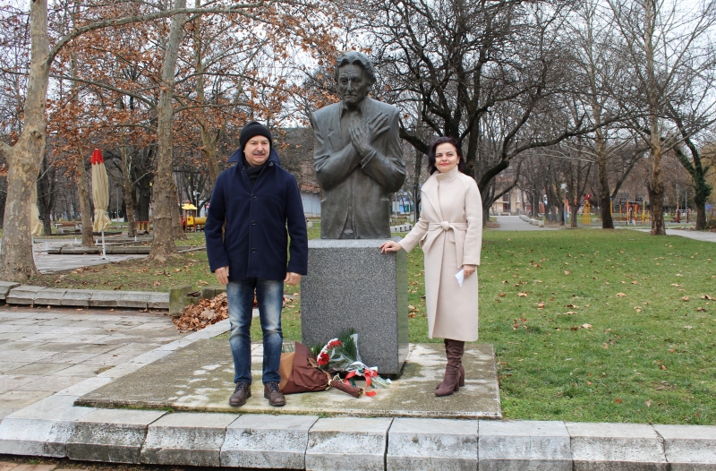 Кметът на Монтана Златко Живков почете паметта на Йордан Радичков /снимки/