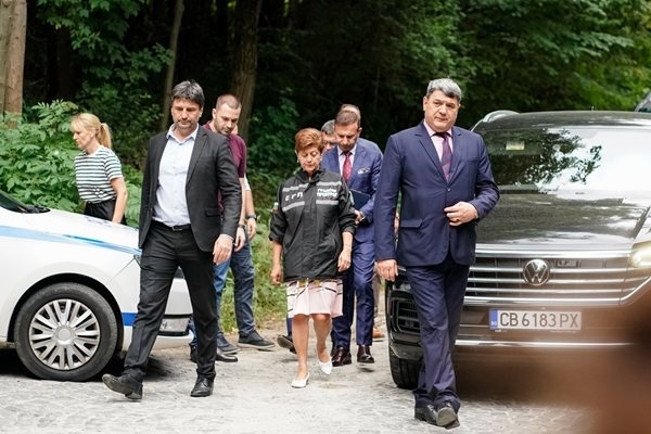 Версиите за убийството на Алексей Петров са много и най различни