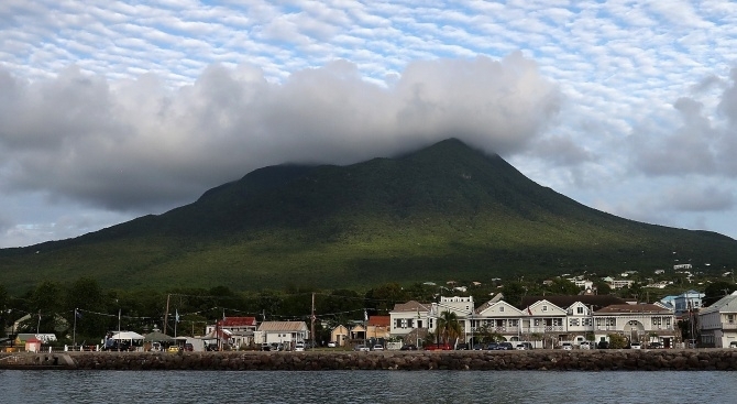 Младоженец се възстановява в американска болница след като паднал в