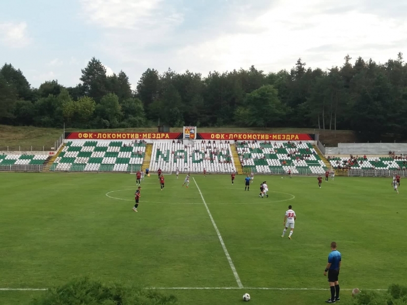 Локомотив Мездра загуби с 0 3 от Локомотив Горна Оряховица в