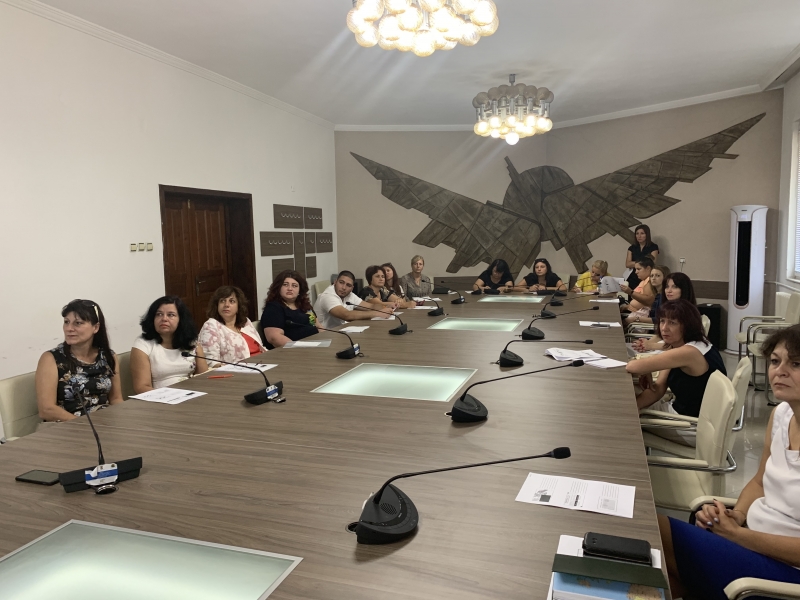 Областният управител Малина Николова проведе днес заседание на което беше