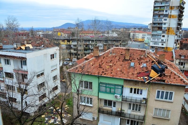 Заместник кметът на Враца Мария Попова и секретарят Нина Дакева