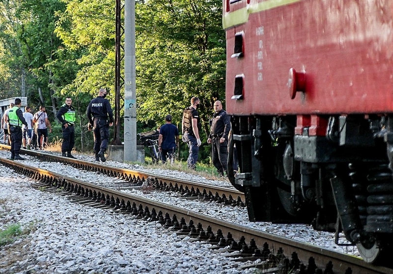 Влак блъсна човек на гара Полски Тръмбеш