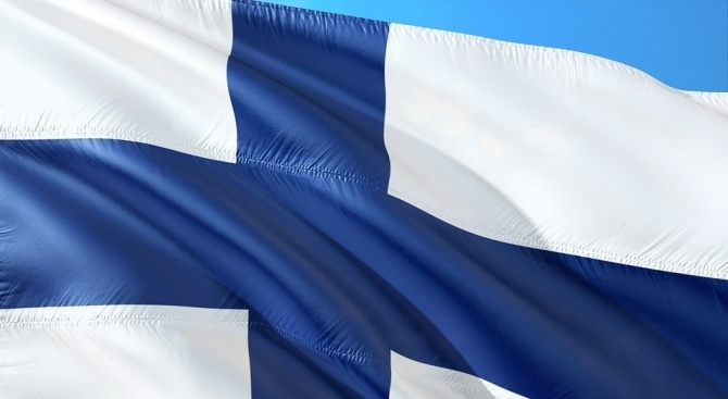 Финландският президент Саули Нийнистьо одобри оставката на правителството след среща