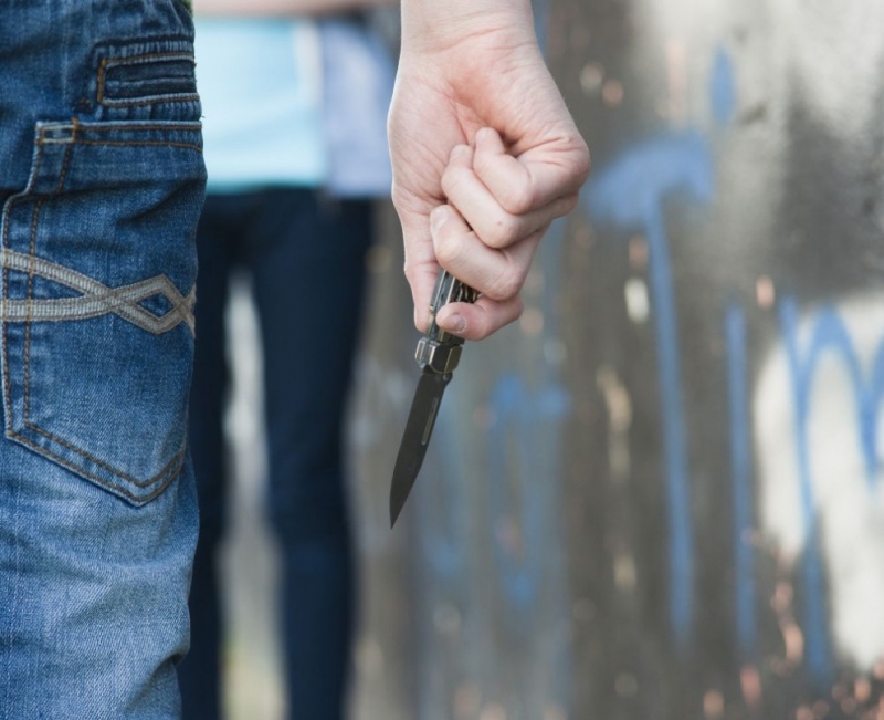 Спор на пътя завърши с нож в гърба на шофьор