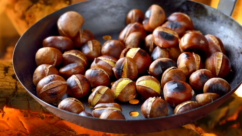Никой не може да устои на миризмата на печени кестени