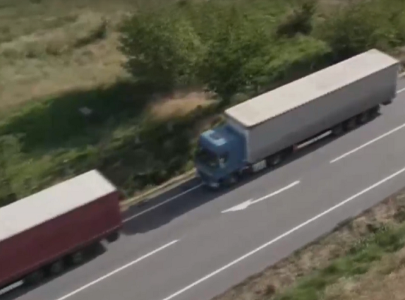 Километрични опашки се вият на Дунав мост 2 в посока Румъния