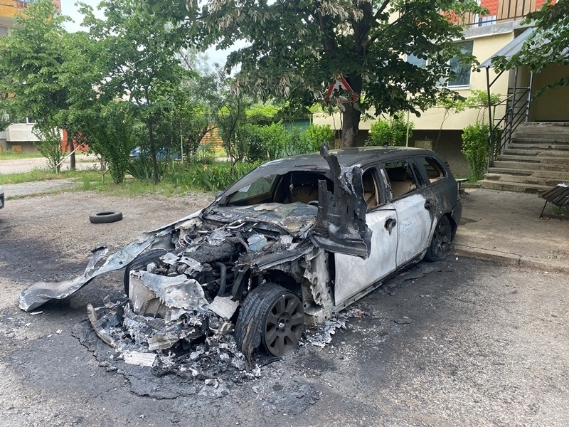 Лек автомобил БМВ е горял във Враца съобщиха от полицията