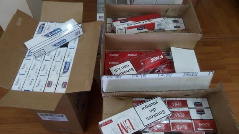 Митнически служители задържаха 80 910 къса - 4044 кутии цигари с български