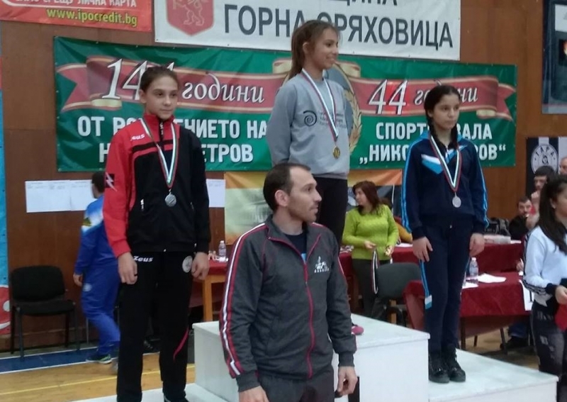 Състезателките по борба от Северозапада спечелиха 5 медала от шампионата