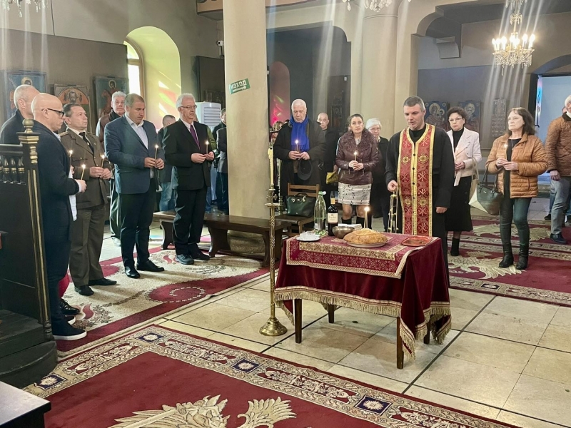 С панихида в църквата Св Възнесение и поднасяне на венци