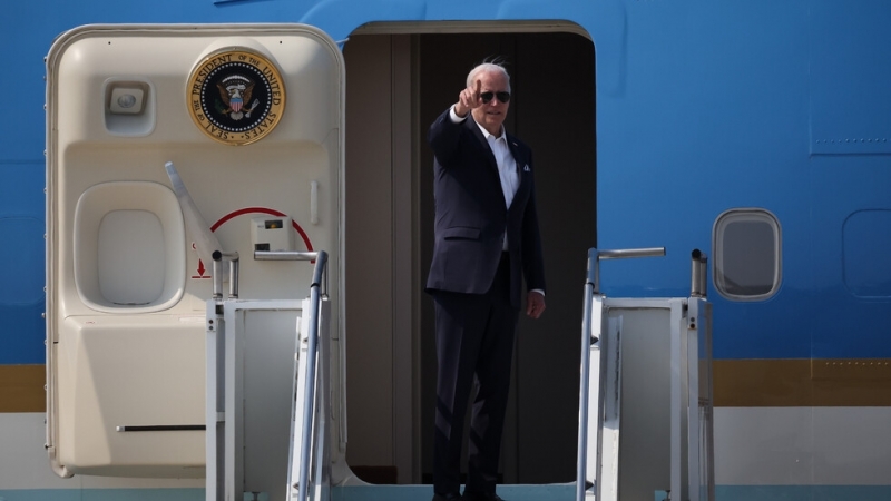 Американският президент Джо Байдън пристигна изненадващо в Киев съобщава Би