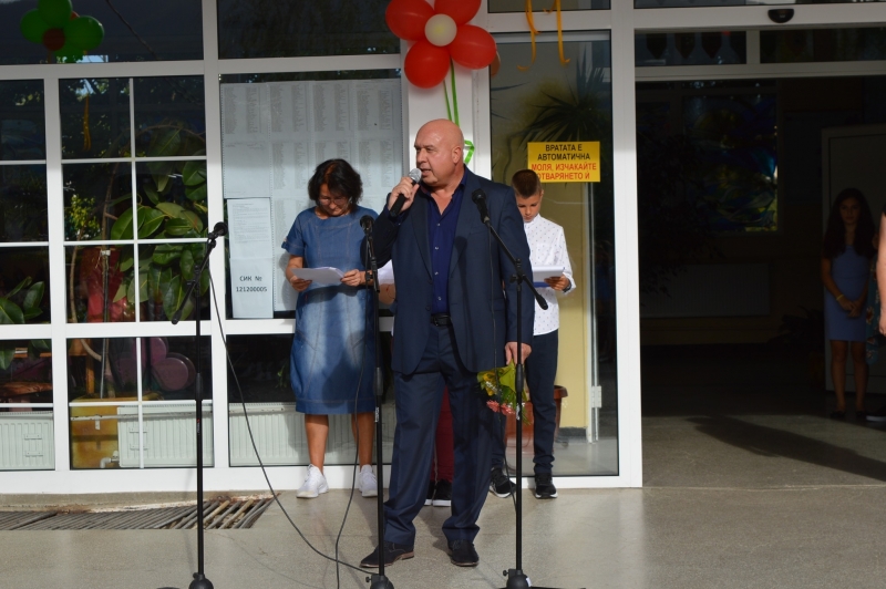 Кметът на Вършец поздрави учители и ученици по случай 15 септември