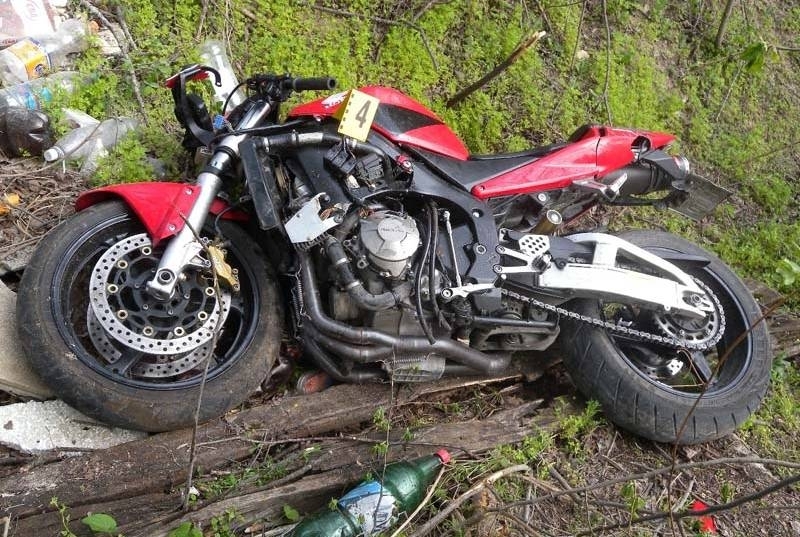 Мотоциклетист се заби във валяк в Монтанско, съобщиха от полицията