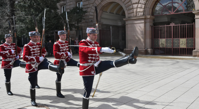 Със заповед на министъра на отбраната е обявен конкурс за