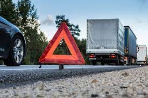 Аварирал камион затруднява движението по международен път Е-79 между Видин