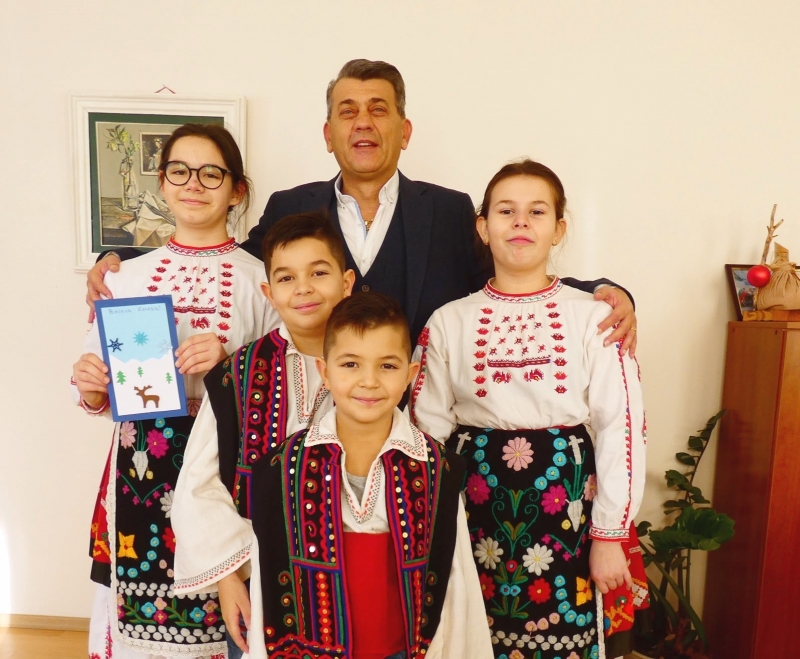 Дечица от Сдружение Капка по капка бяха първите гости на