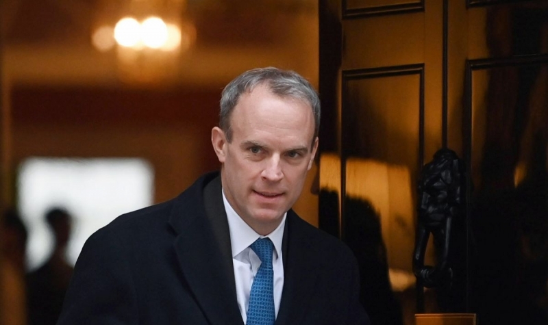 Британският вицепремиер и министър на правосъдието Доминик Рааб подаде оставка