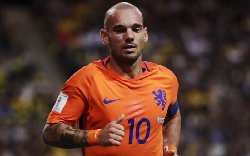 Бившият холандски национал Уесли Снайдер е арестуван в Утрехт съобщават