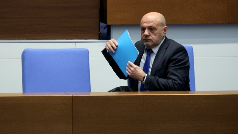 Премиерът в оставка трябваше да отговаря и на актуални въпроси