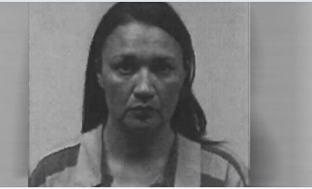 Баща хвана 13 годишния си син да прави секс с учителката