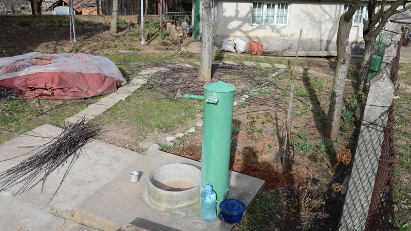 Замърсена с колиформи и ешерихия коли вода пият в четири села в