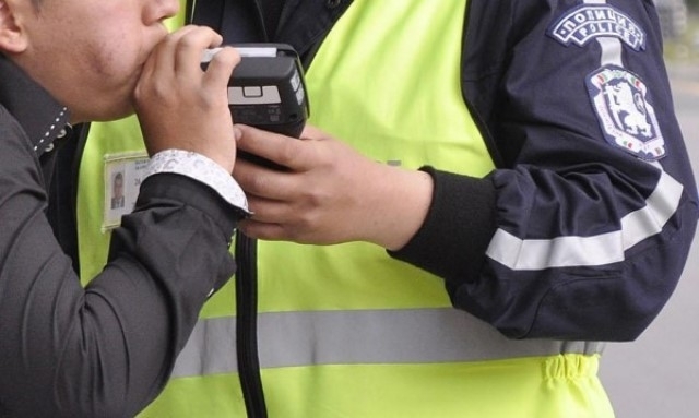 Служители на реда са хванали пиян шофьор в монтанското село
