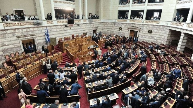 Днес новият гръцки парламент ще положи клетва след като на