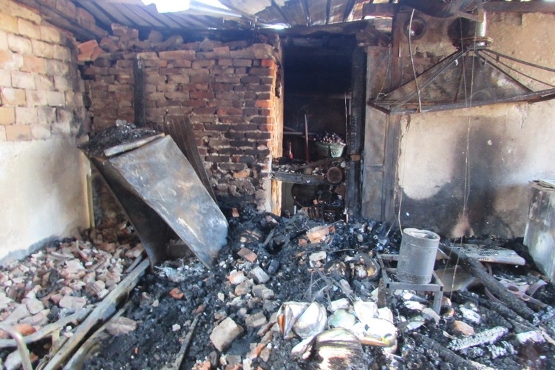 Пожар горя в кухнята на къща в Монтана съобщиха от