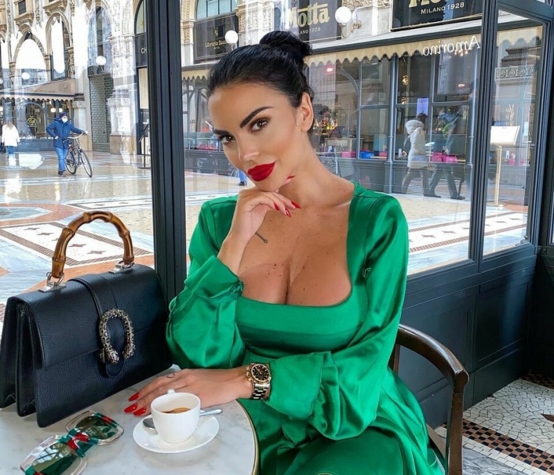 Терминът евтина жена звучи доста вулгарно В нашето