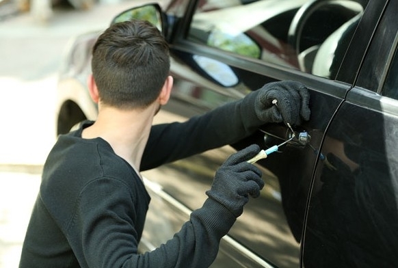 Полицията разследва кражба на кола в Оряхово съобиха от областната