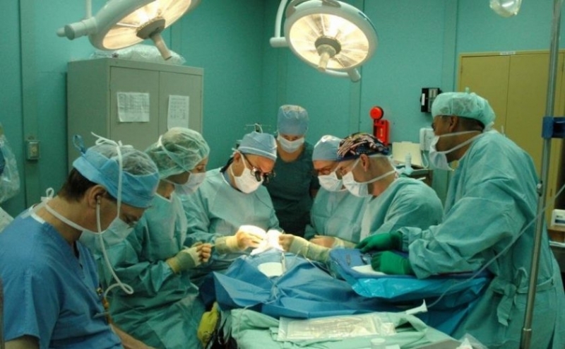 Хирурзи в Ню Йорк направиха успешна трансплантация на бъбрек от