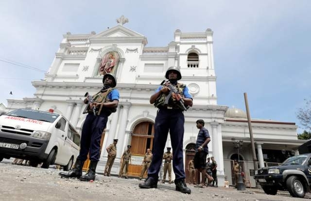Броят на загиналите при атентатите в Шри Ланка навръх католическия