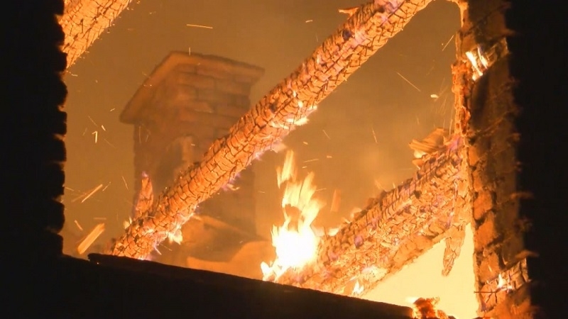 Двама души станаха жертва на пожар който се разрази в