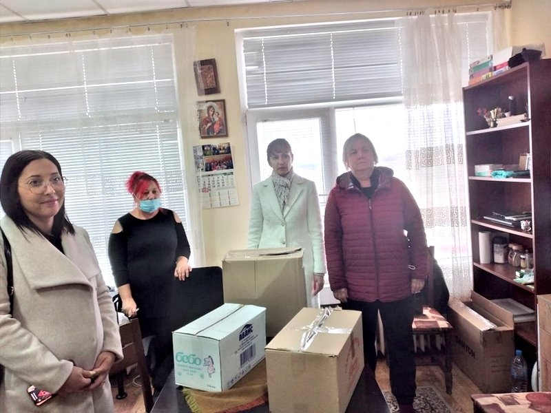 Центърът за настаняване от семеен тип в Борован получи дарение /снимки/