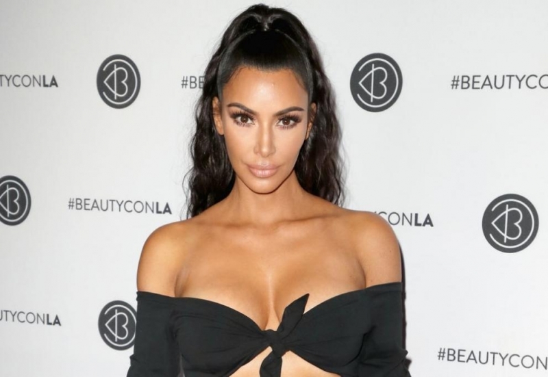 Ким Кардашиян определено знае как да прикове вниманието към себе