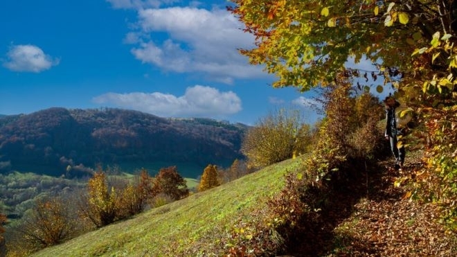 Днес облачността над по голямата част от страната ще намалее до слънчево