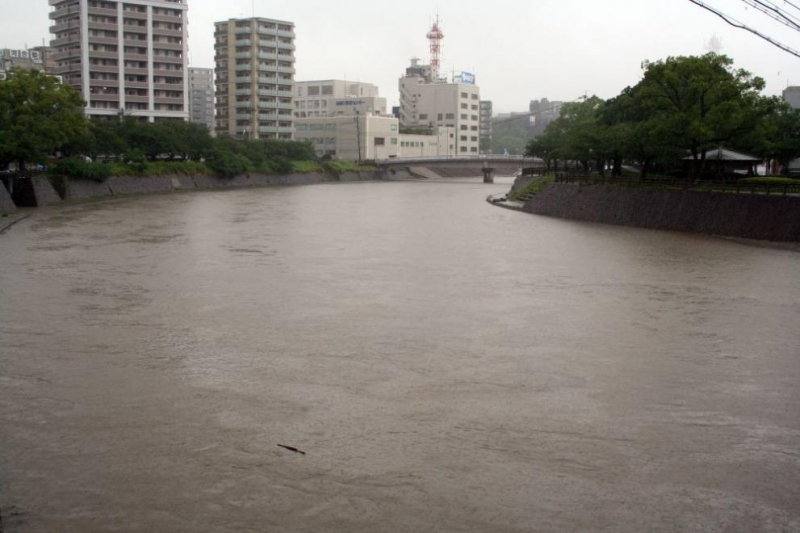 Японските власти наредиха на близо 800 000 жители на южния