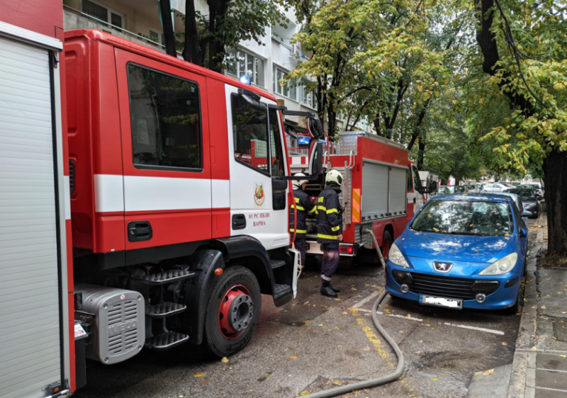 Огнена стихия причини големи щети на дом в морската ни