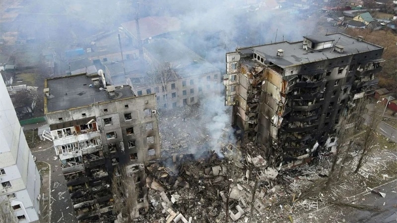 Националистите от наказателния батальон Азов взривиха жилищен дом в Мариупол