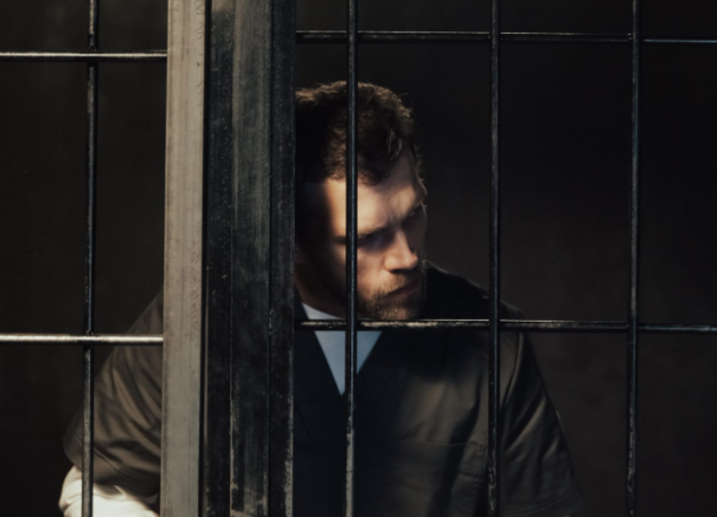 Задържаха под стража мъж отглеждал канабис в двора на лудницата