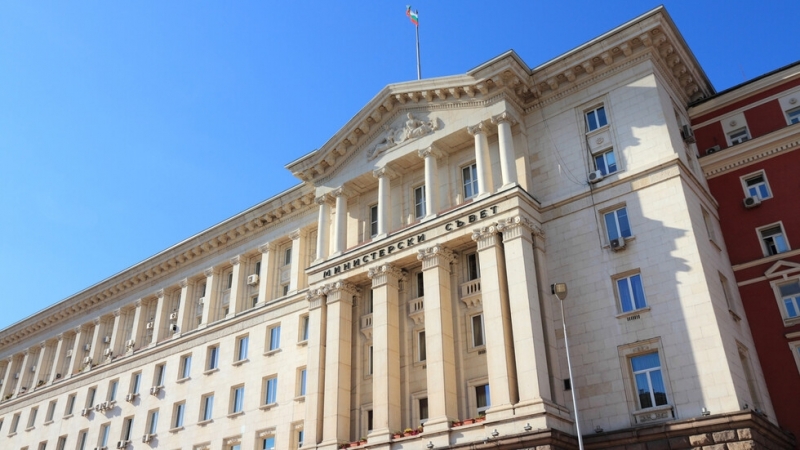 Един от основните проблеми при последния редовен кабинет е бил