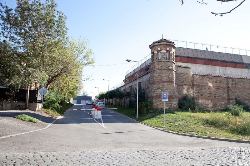 Лишен от свобода претендира за 400 000 лв обезщетение от