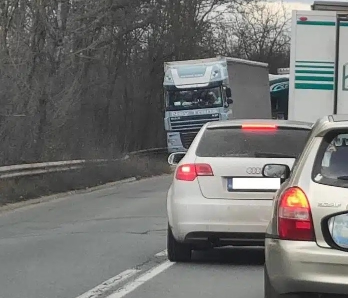 Извънредно! Тежка катастрофа на Е-79 между Монтана и Враца, пътят е затворен /снимка/