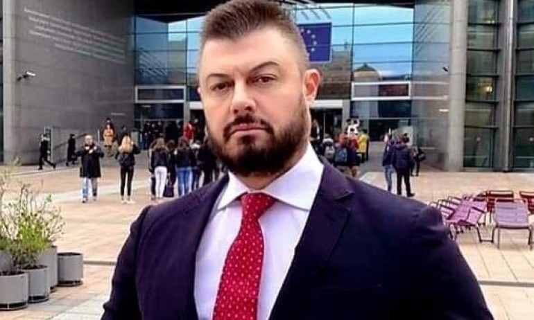 Николай Бареков и жената до него се появиха в досиетата "Пандора"